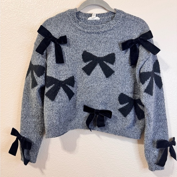 I.N. San Francisco Charcoal Sweater with Black Bow Details - Picture 2 of 10